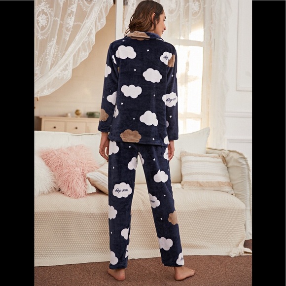 Fuzzy cloud pajama set with hooded robe - Picture 2 of 4